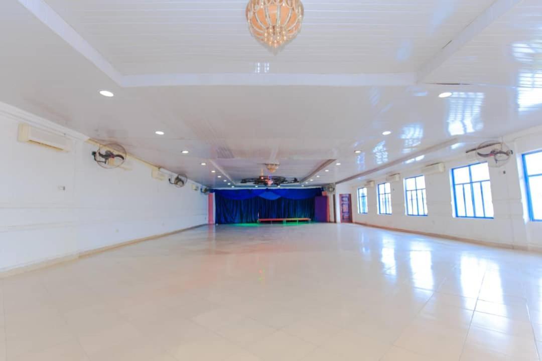 Ben Auto Hotel Лаґос Екстер'єр фото