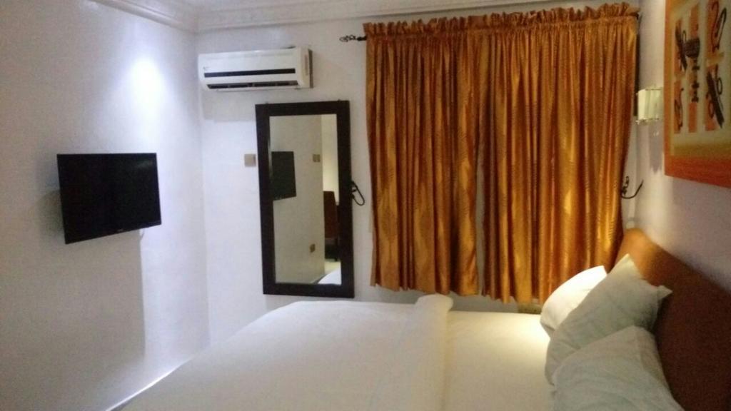 Ben Auto Hotel Лаґос Екстер'єр фото
