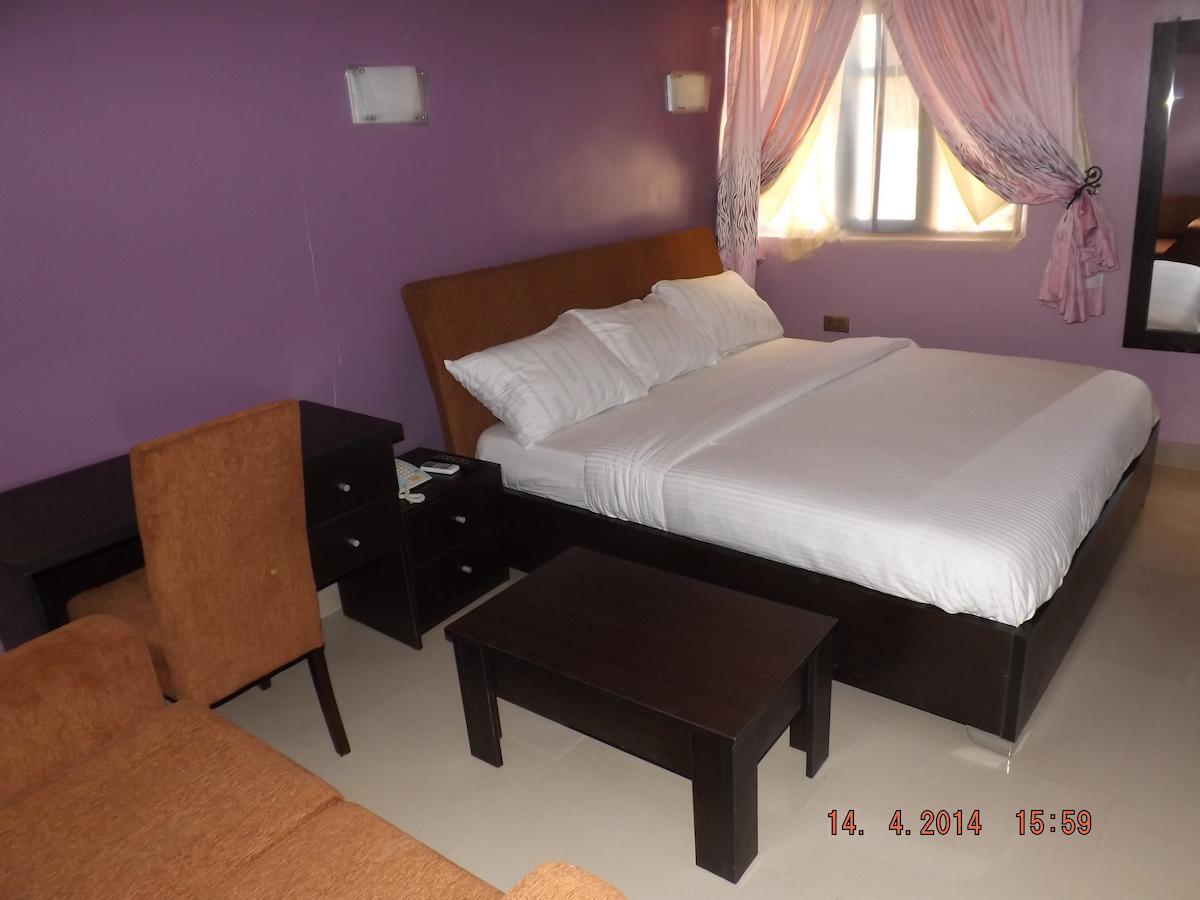Ben Auto Hotel Лаґос Номер фото